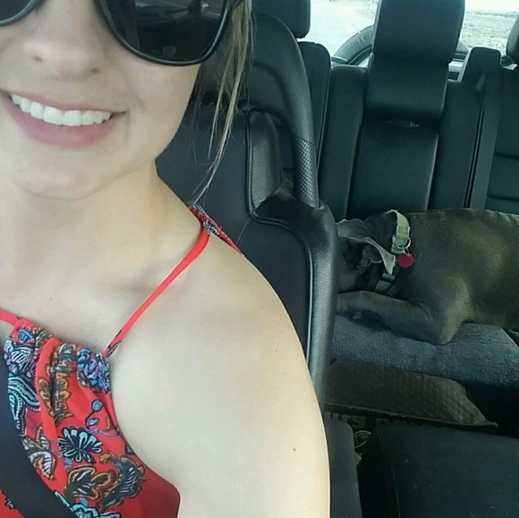 Meet your Posher, Jessica - Picture 2 of 4